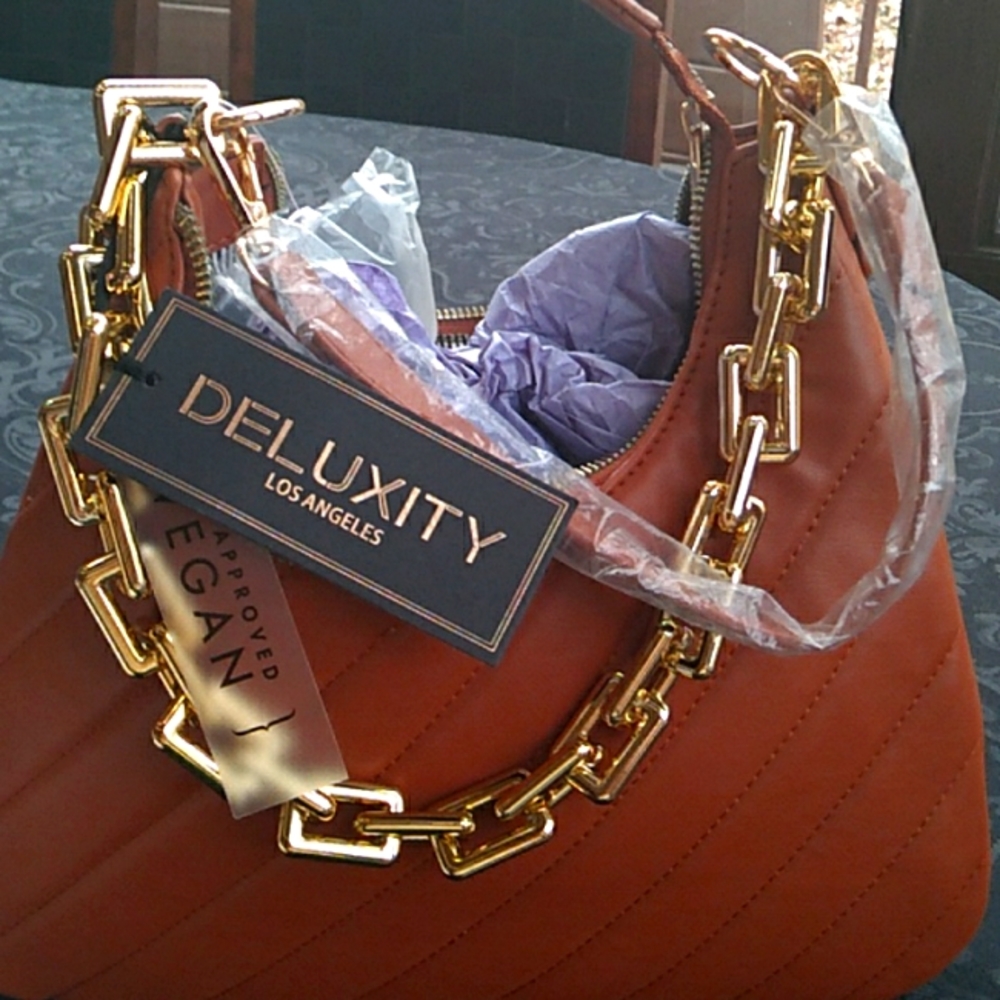 DELUXITY LOS ANGELES TAN BAG WITH  DETACHABLE STRAP NWT